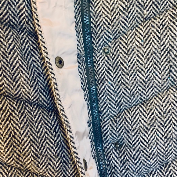 Gap Outdoor Edition women’s large puffer vest - Picture 2 of 8